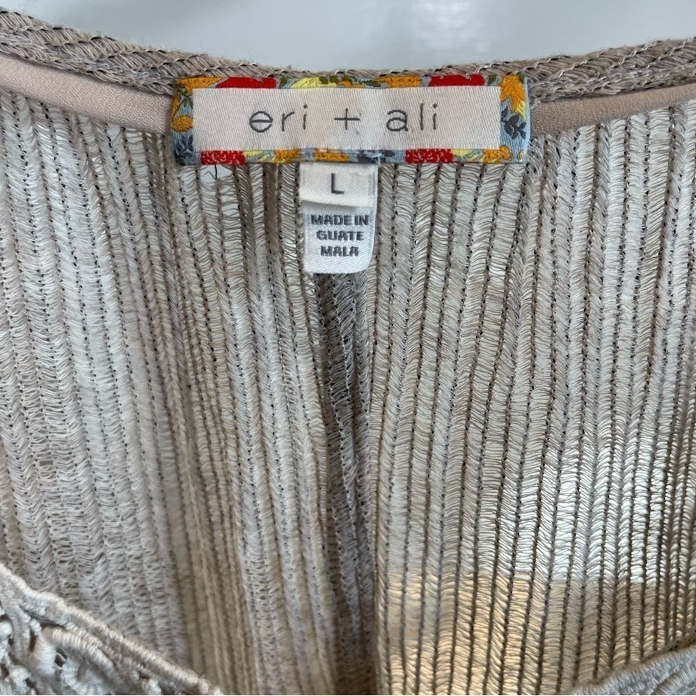 Bh:  eri + ali Anthropologie Women's Beige Lace Boho Pullover Shirt Top Size L - Picture 3 of 7